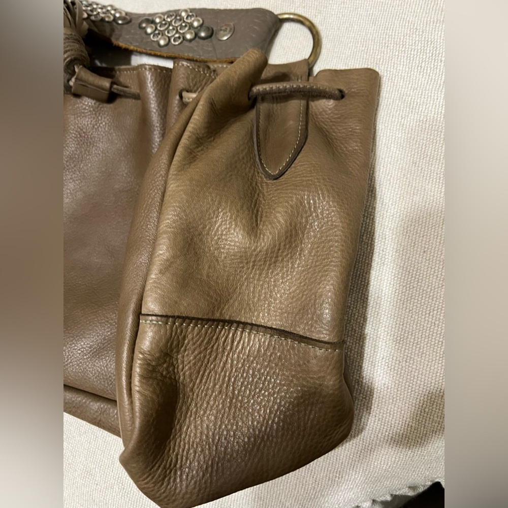 Two Bar West McFadin Leather Shoulder Bag - Picture 4 of 13